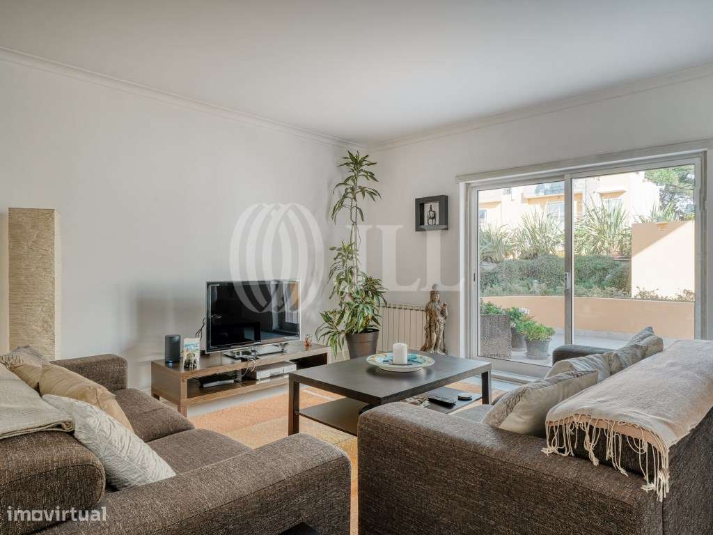 Apartamento T3 condomínio em Birre Cascais-1