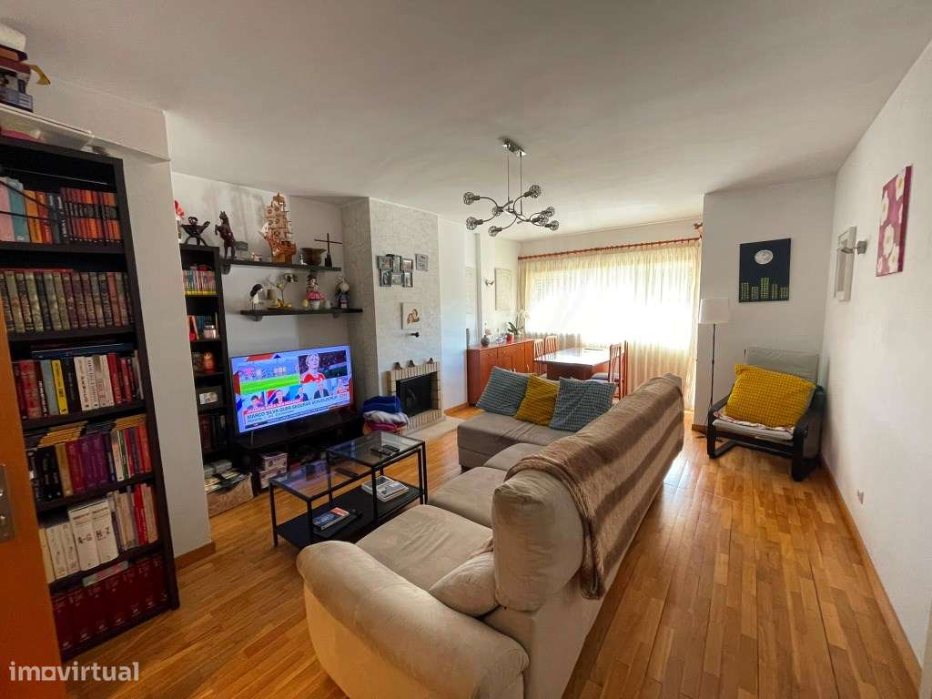 Apartamento T2 com Suíte, Varanda e Garagem | Alfena - Valongo-0