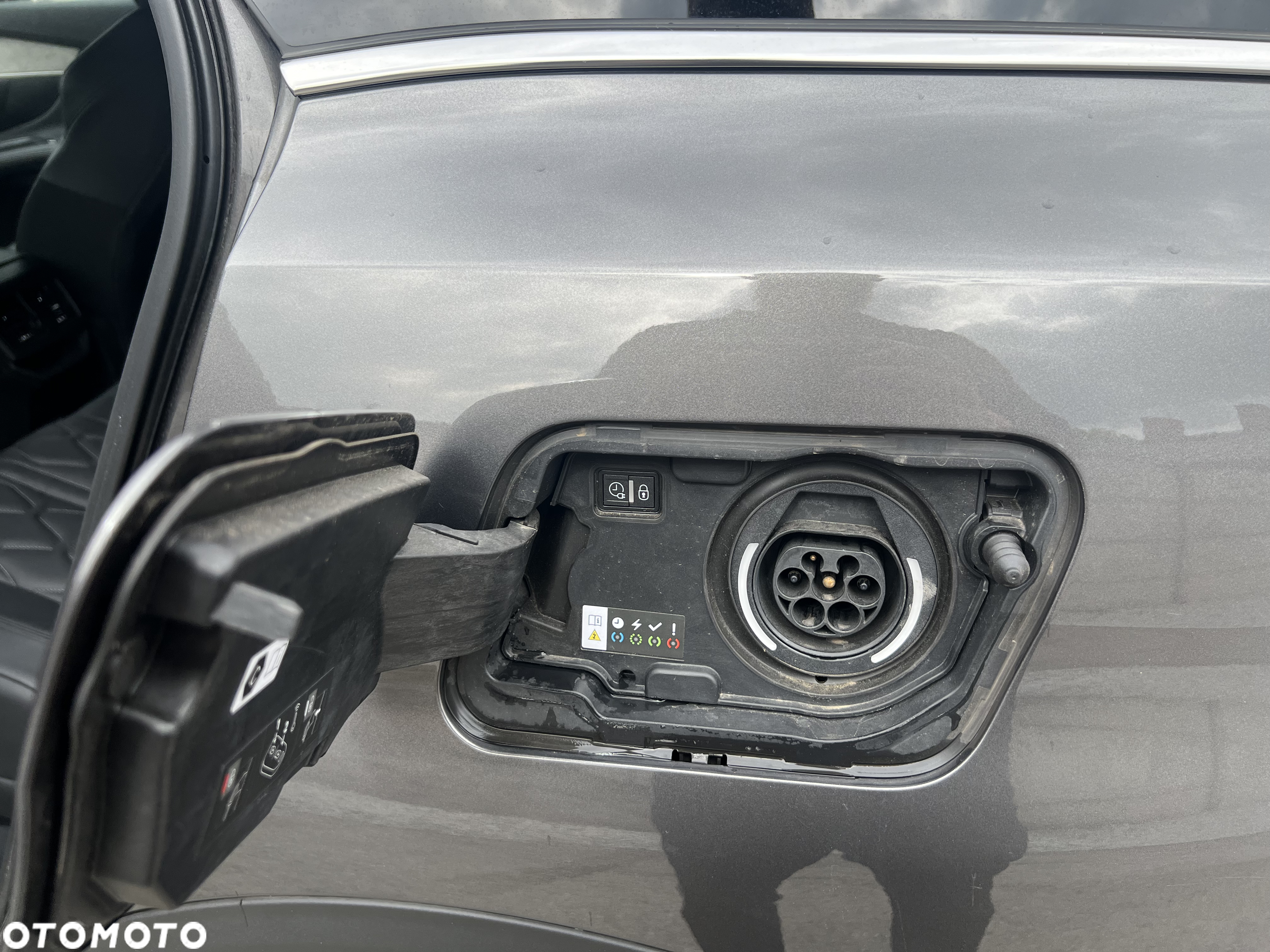 Peugeot 3008 Plug-In Hybrid4 300 e-EAT8 GT - 18