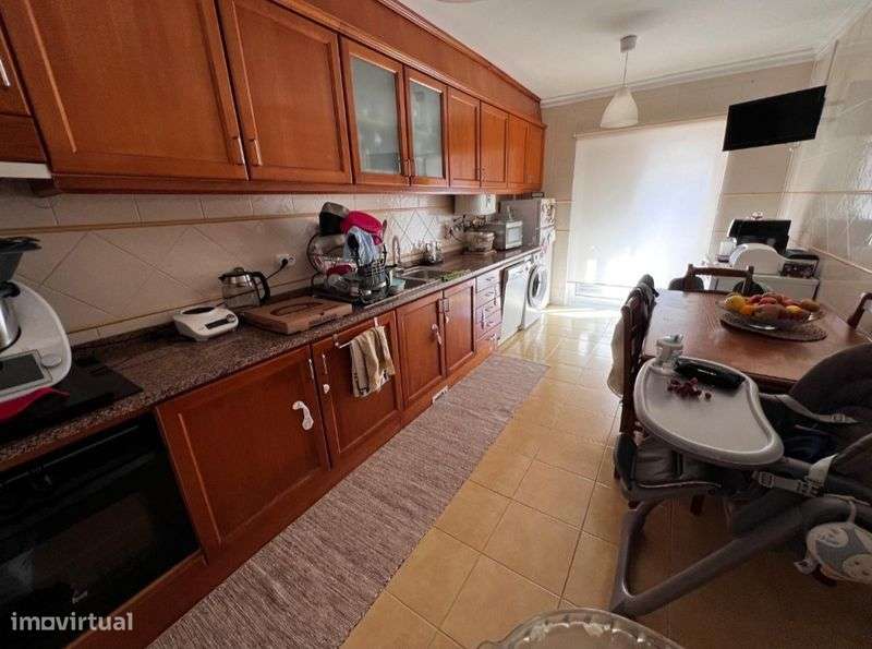 Apartamento T2 Com Suite Zona Industrial De Tabua