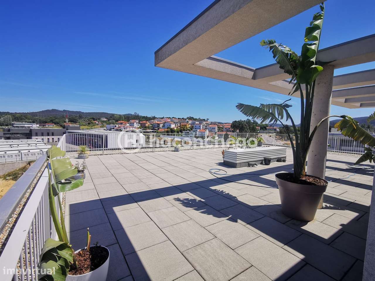 Penthouse T4 de Luxo em Barcelinhos – Totalmente Equipada com equipame-15