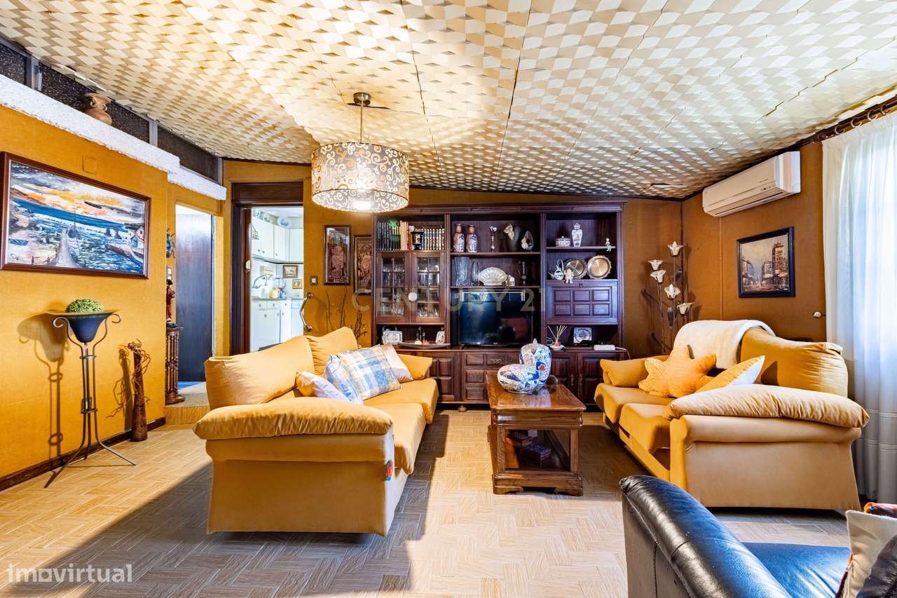 Moradia bifamiliar - Arrifana, Santa Maria da Feira - Grande imagem: 4/28