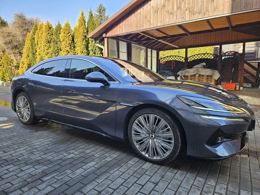 Denza Z9 2025