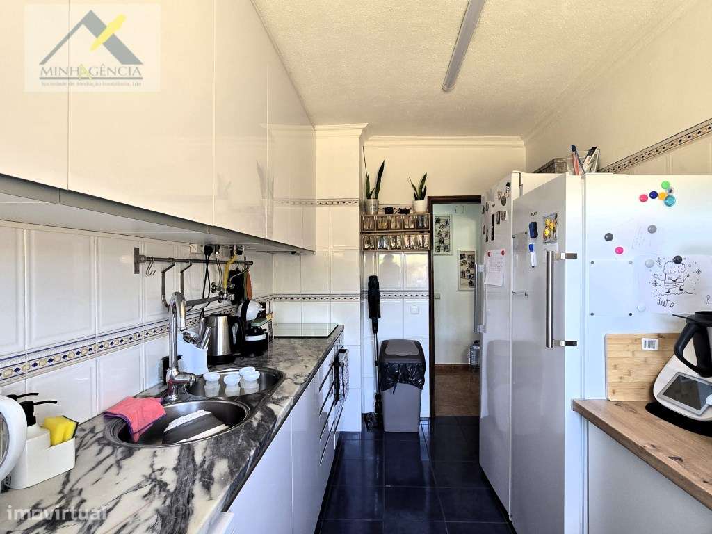 Apartamento T2 com Arrecadação no Vale do Cobro em Setúbal-3