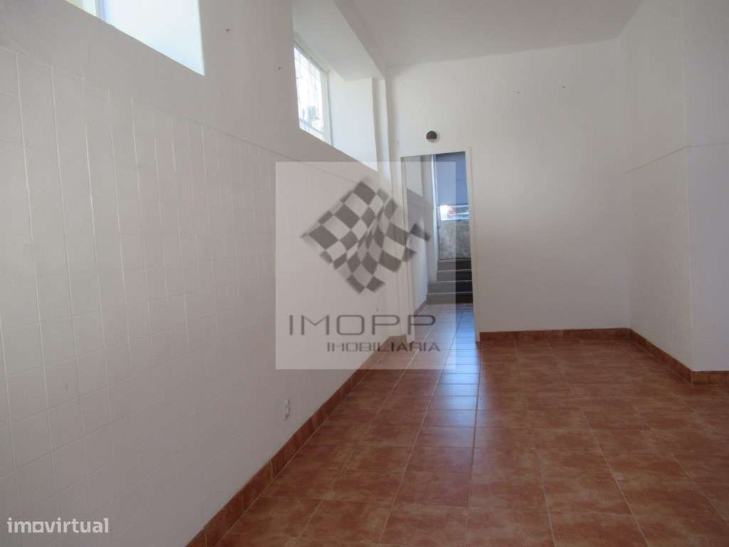 Loja com excelente localização na Reboleira - Grande imagem: 3/22