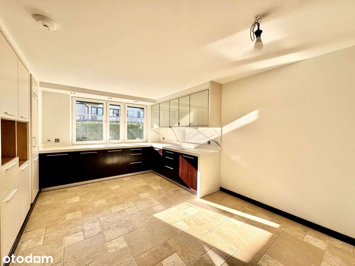 Dom w pożądanej do zamieszkania dzielnicy-Zalesie - Pełny obrazek: 2/20