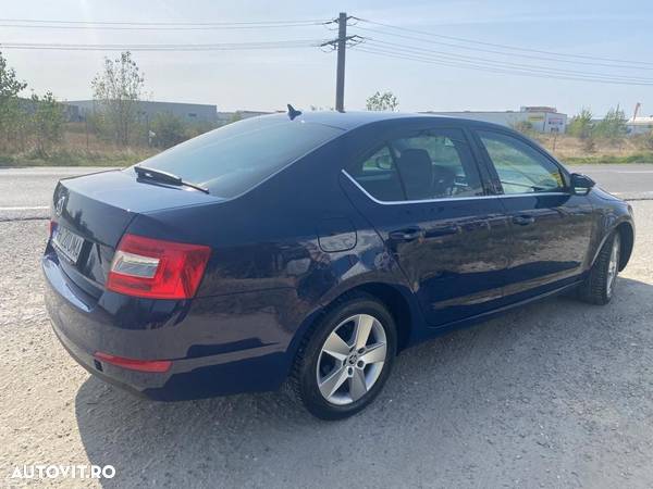 Skoda Octavia 2.0 TDI DSG Ambition - 4