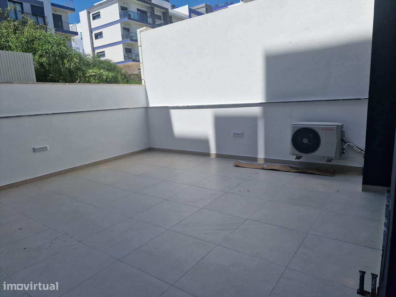 T3  (+ T2) Luxo, c Estac. e Arrecadação, jtº Forum Almada e Faculdades-8