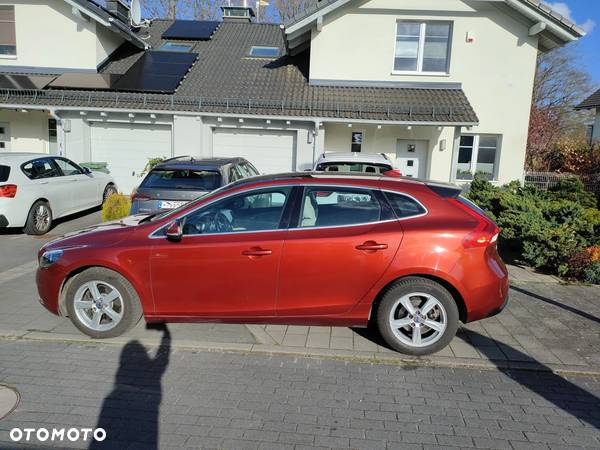 Volvo V40 T2 Momentum - 8