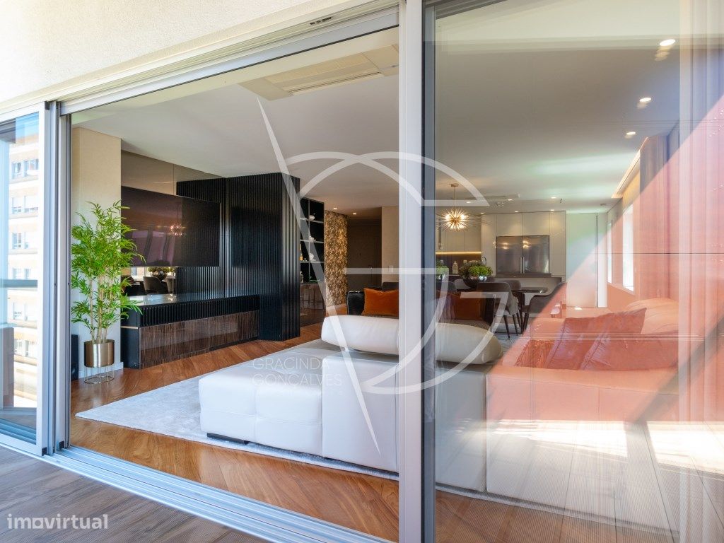 Apartamento T5 transformado em T4 de elevada qualidade mobilado per... - Grande imagem: 1/36