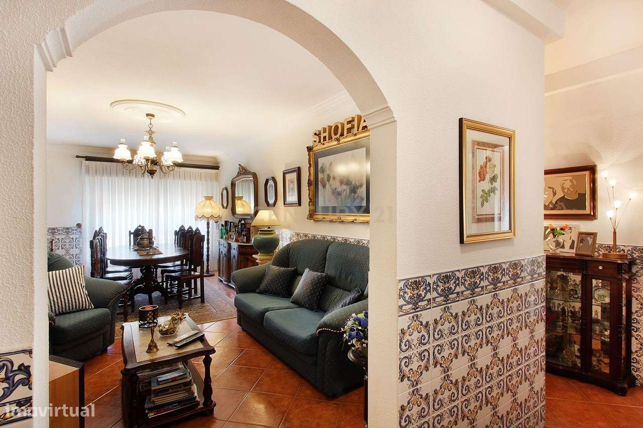 Apartamento T2 na Tapada das Mercês - Grande imagem: 4/19