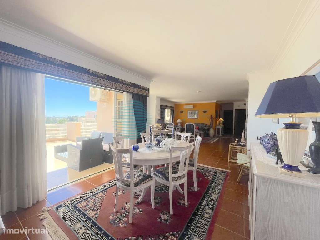 Penthouse 4 assoalhadas com uma área de 232m2, terraço 107m2, Vau, ...-11