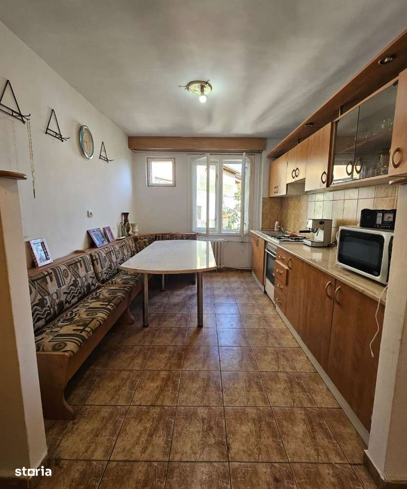 Apartament cu 2 camere, spre vanzare, Nufarul Oradea! - Imagine principală: 2/13