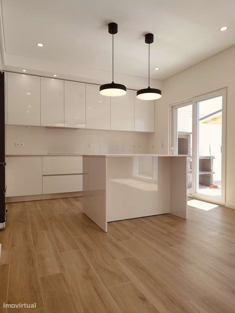 Moradia Geminada T3 com duas Suítes - Oferta 1% do valor de aquisição-36