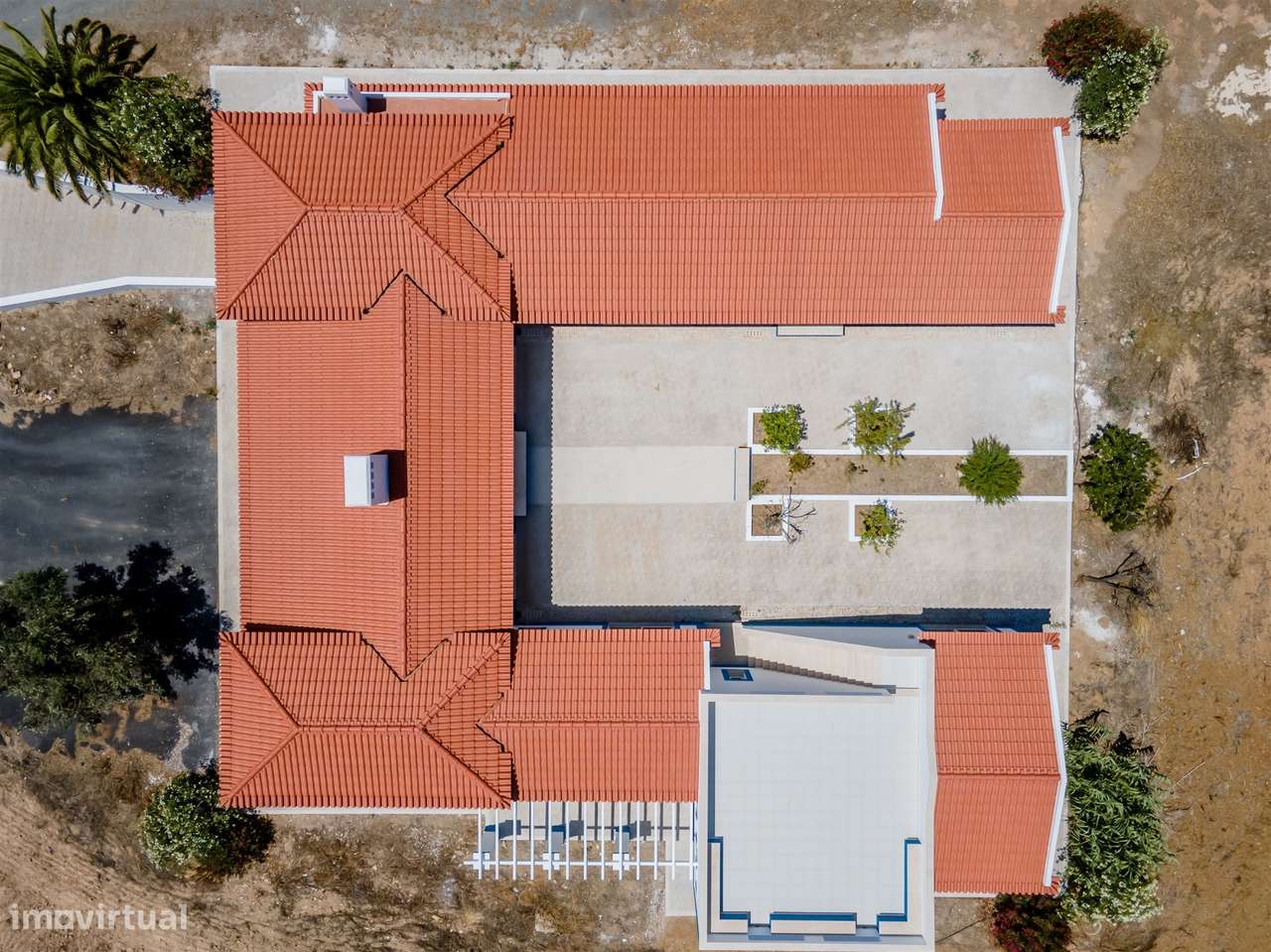 Monte alentejano com 28 hectares-9