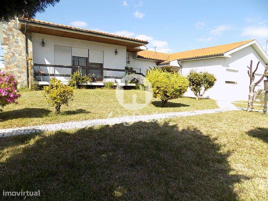 Moradia M5 + G.F. com 2.700 m2 em Bougado, Trofa - Grande imagem: 2/19