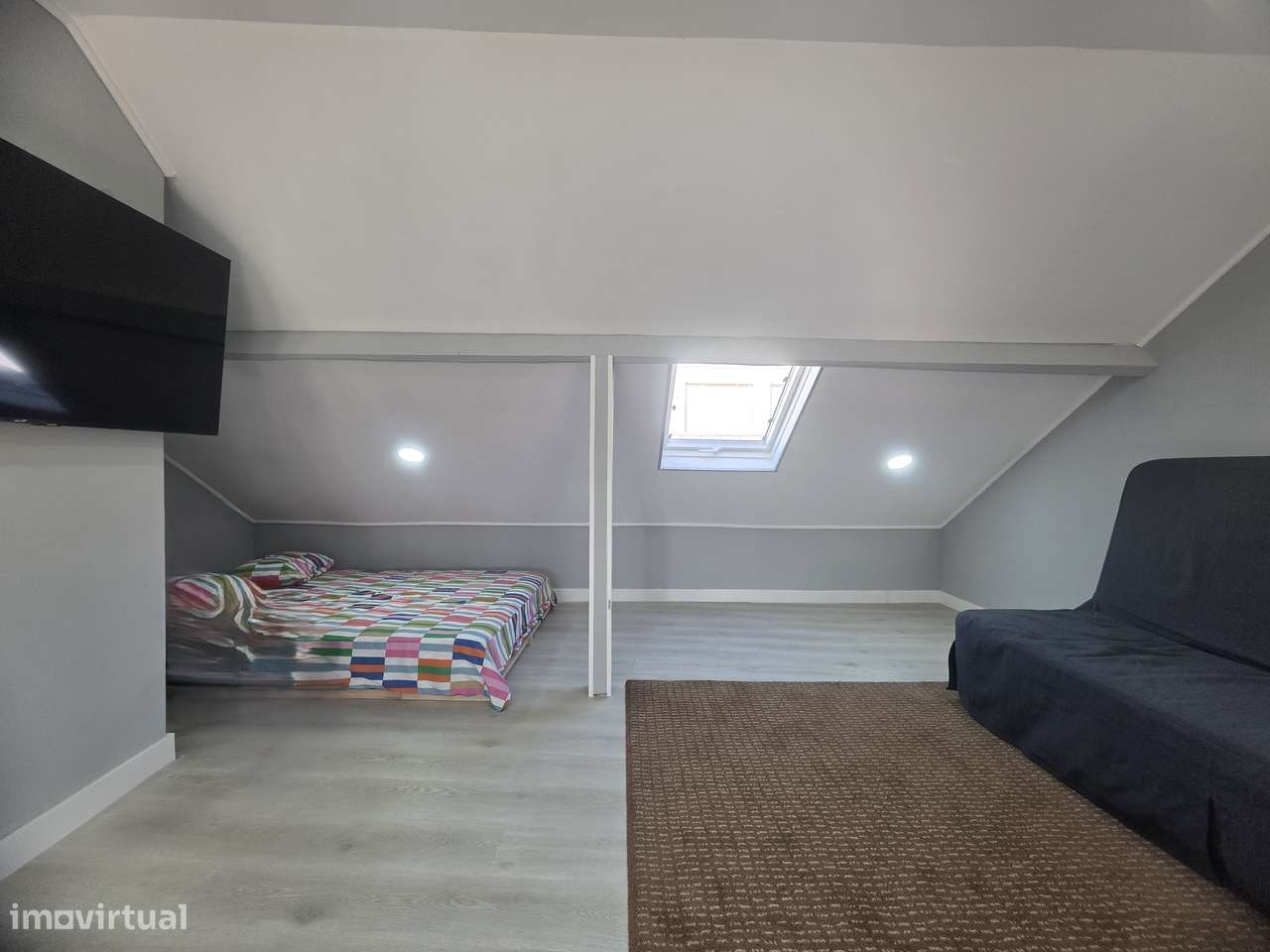 Apartamento T2 Duplex Recuperado - A 70m da Praia do Ouro-24