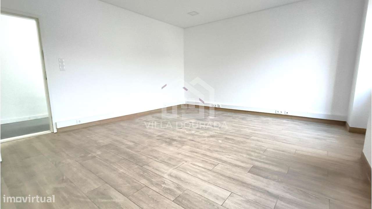 Escritório Renovado na Baixa do Porto-6