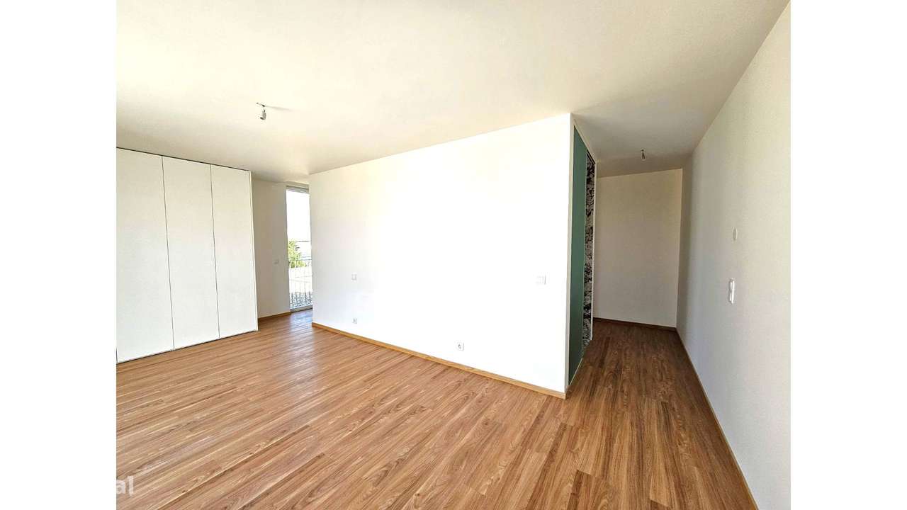 Moradia T3 c/ terraço centro São Romão-25