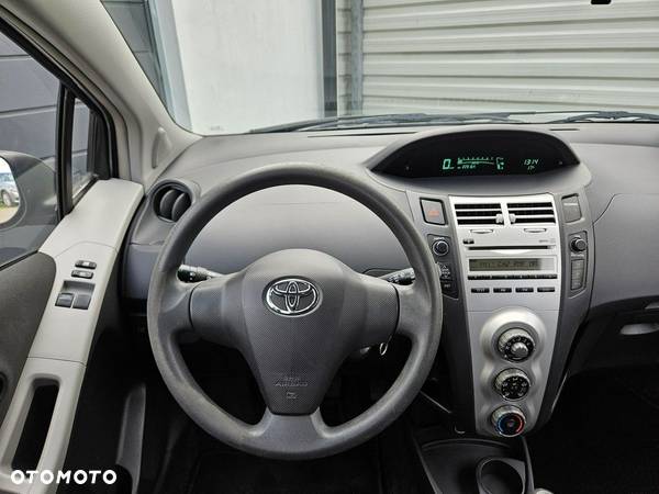 Toyota Yaris 1.3 VVT-i Luna - 31