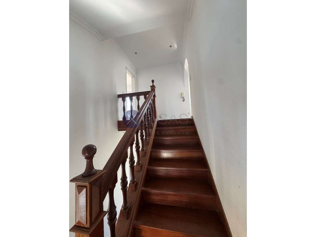 Moradia T5 com 238 m2 e terreno de 330 m2, no Cobre, Cascais-29