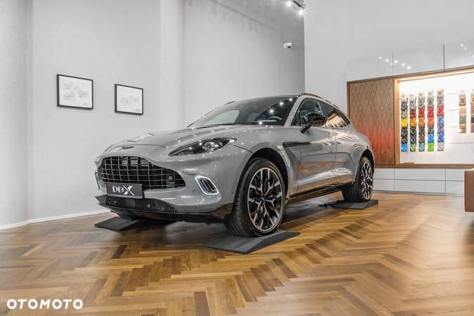 Aston Martin DBX - 1