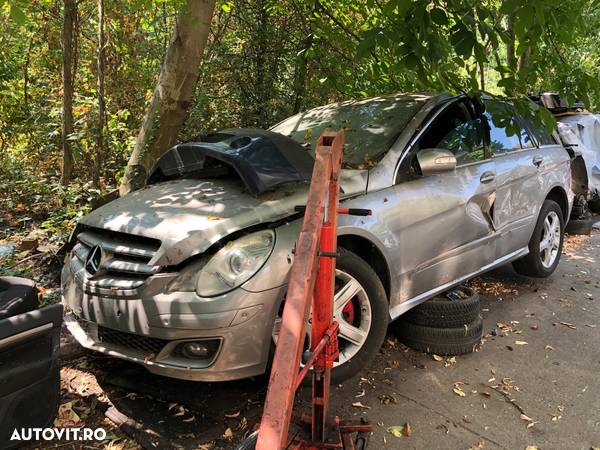 Dezmembrez Mercedes Benz R 320 CDI volan stanga argintiu - 6