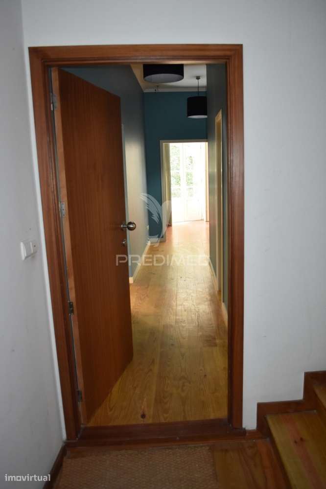 Espaço junto á Torre dos Clérigos - Grande imagem: 5/29