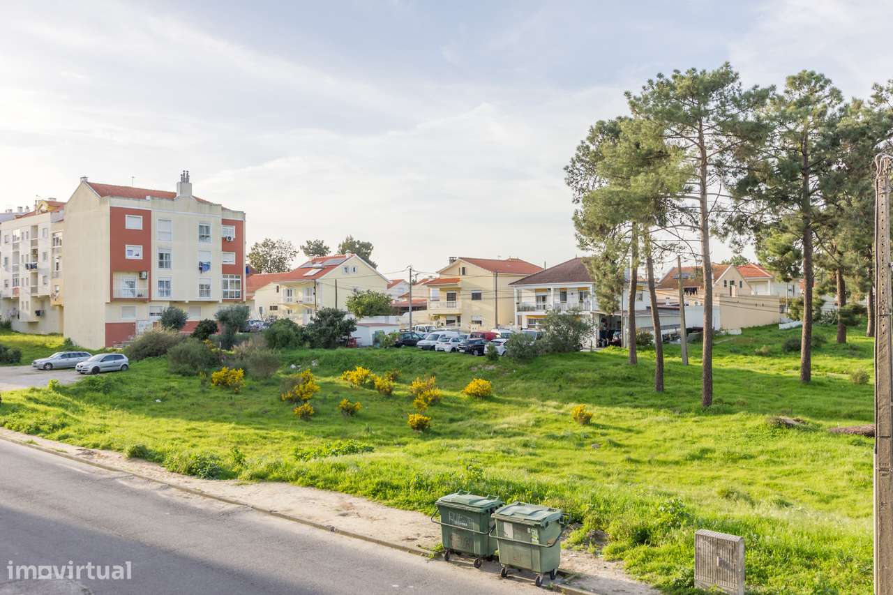 Quinta do Conde - Apartº 1º andar de 3 assoalhadas - c/ arrecadação.-14