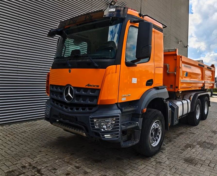 Mercedes-Benz Arocs 2021