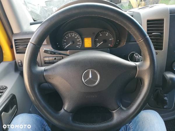 Mercedes-Benz Sprinter - 25
