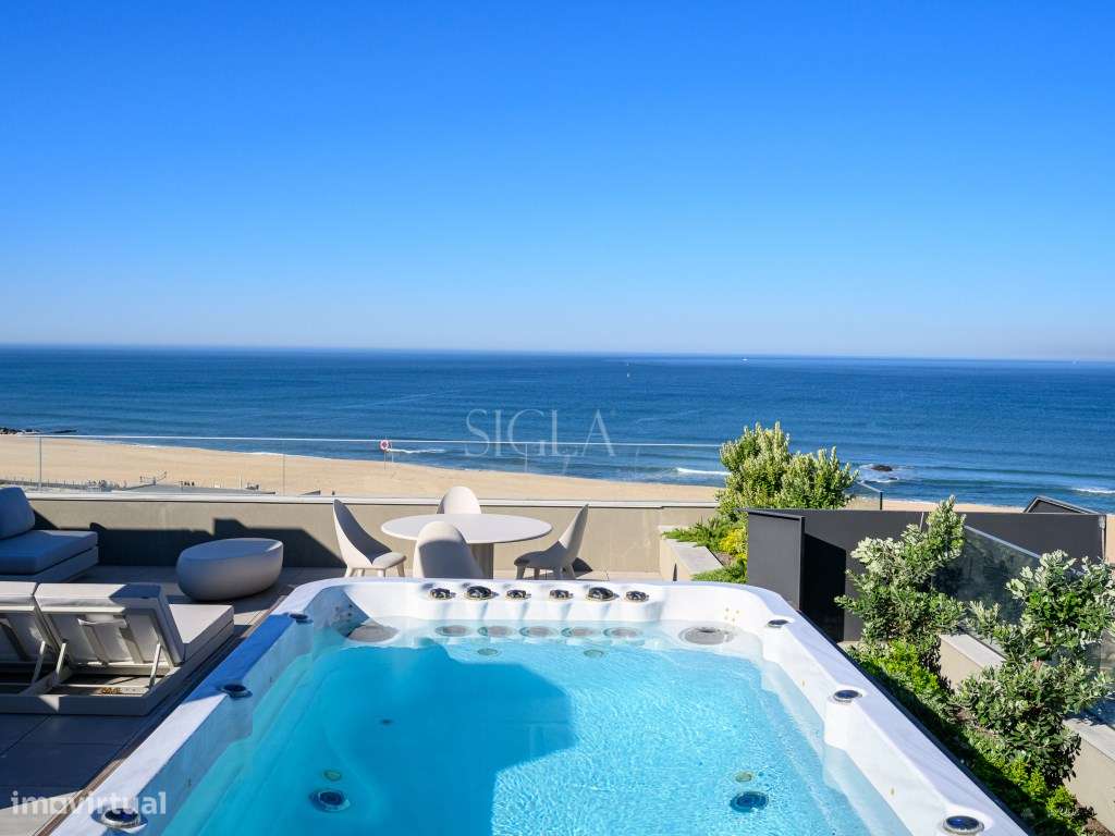 Penthouse T3 com piscina no terraço - Primeira linha de Mar-37