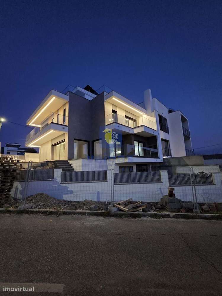 Moradia T4 C/ Piscina -  Bairro Primavera-28