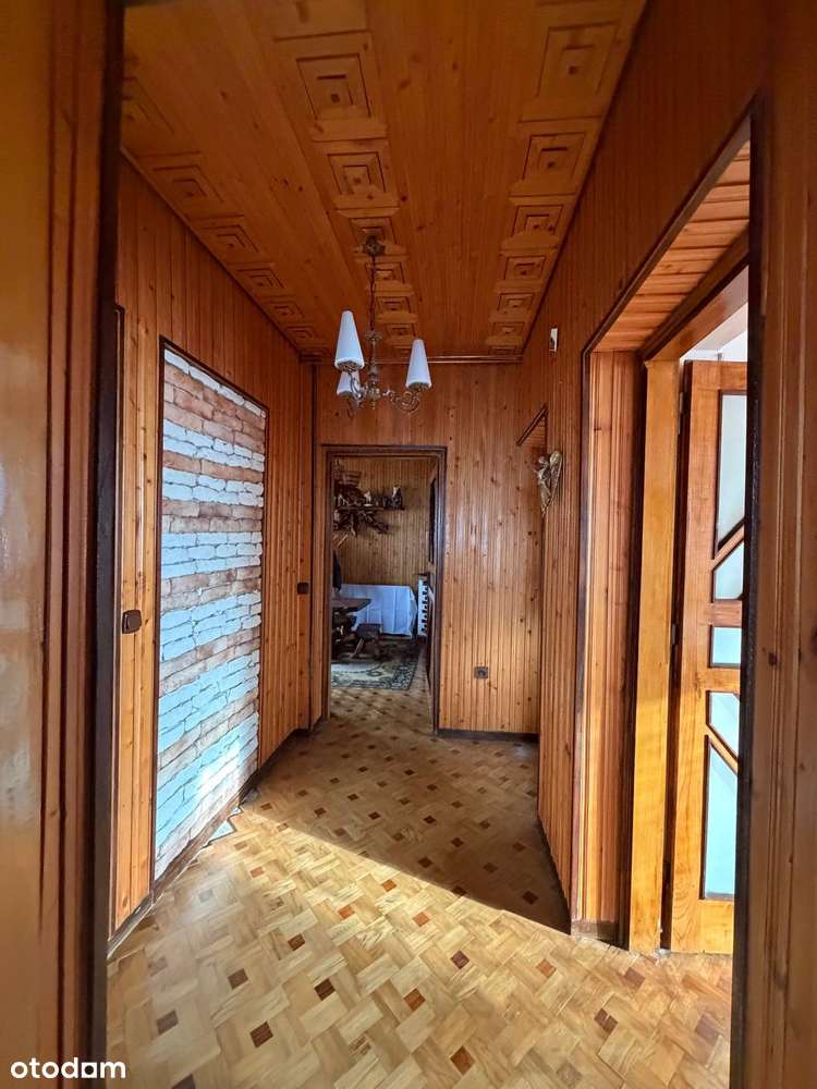 Dom wolnostojący z czterema kondygnacjami, garażem oraz działką-5