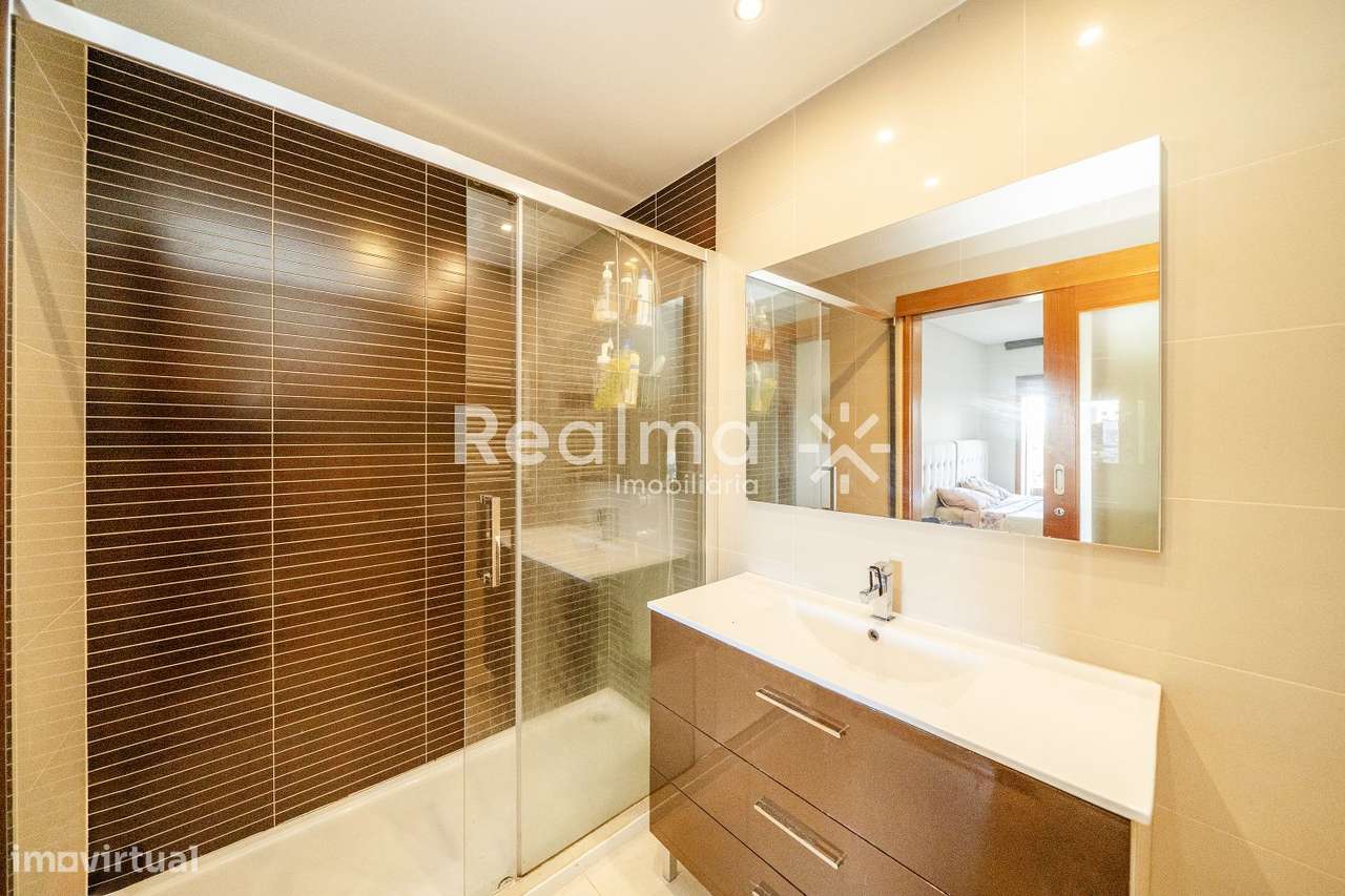 Apartamento T5 em S.Victor-36