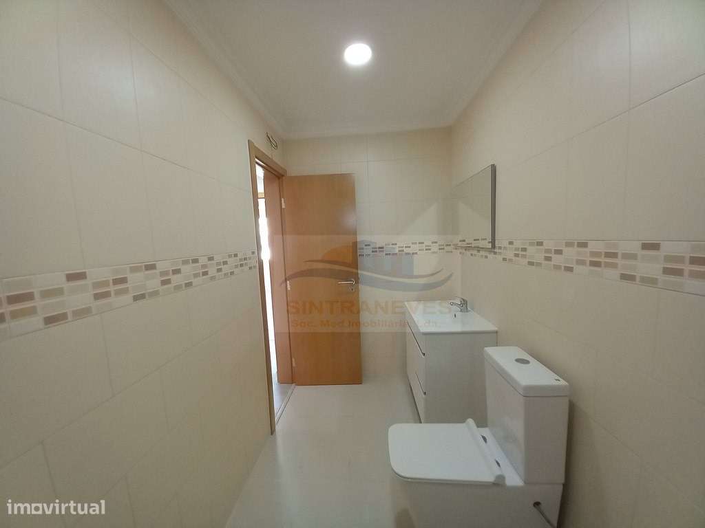 Moradia T3+T3 totalmente remodelada, com terraço, 4 casas de banho,...-26
