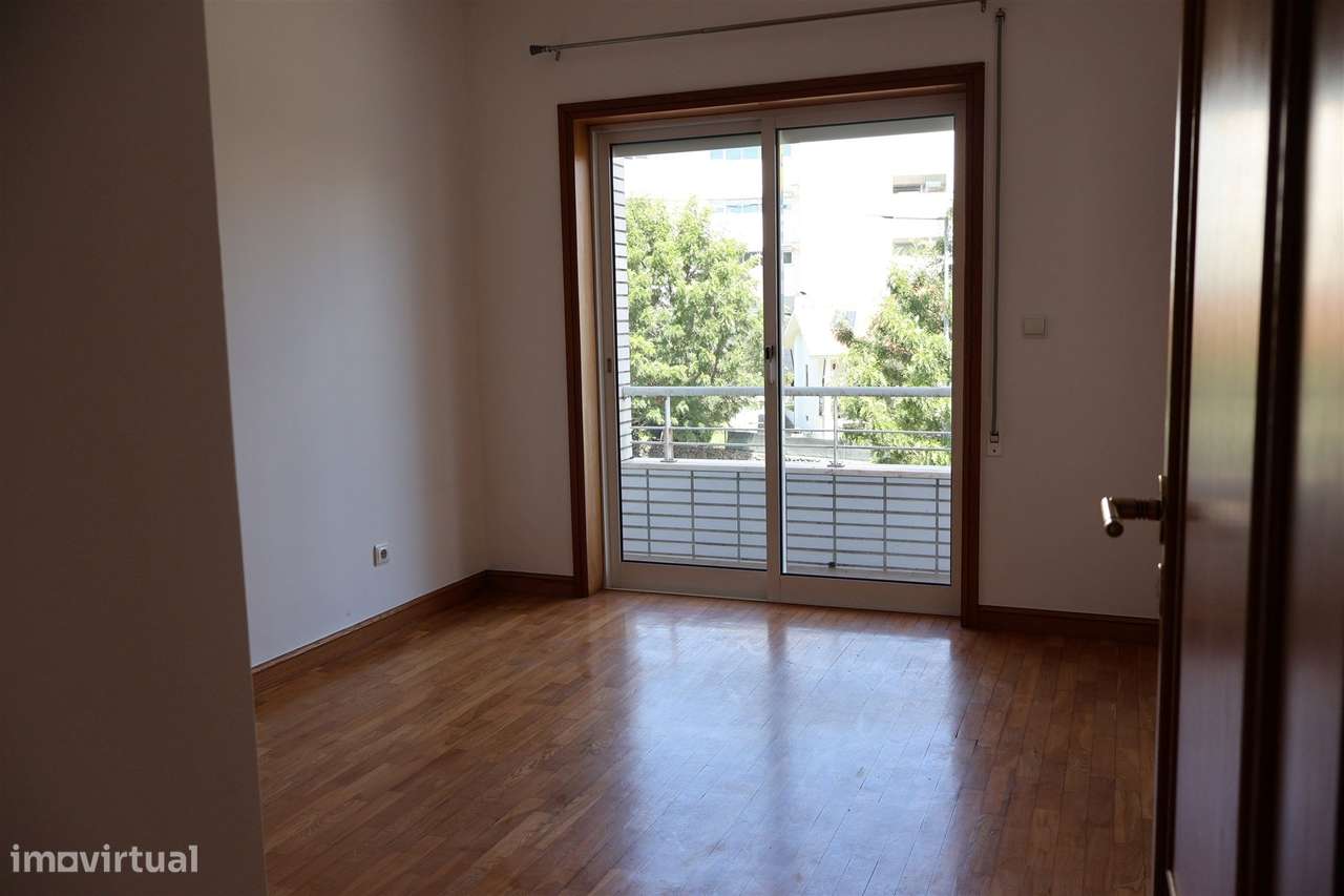 Apartamento T2 Venda em Viana do Castelo (Santa Maria Maior e Monserra-8