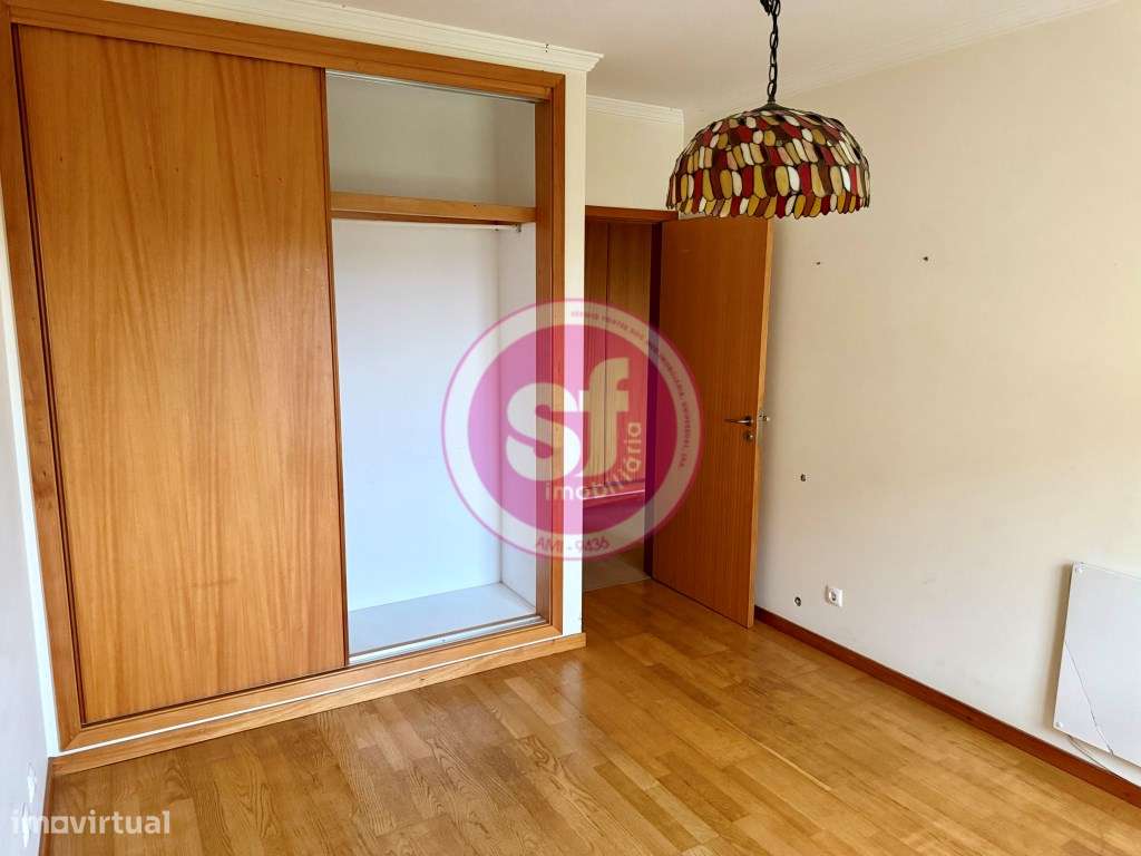 Apartamento T2 com garagem para venda!-9