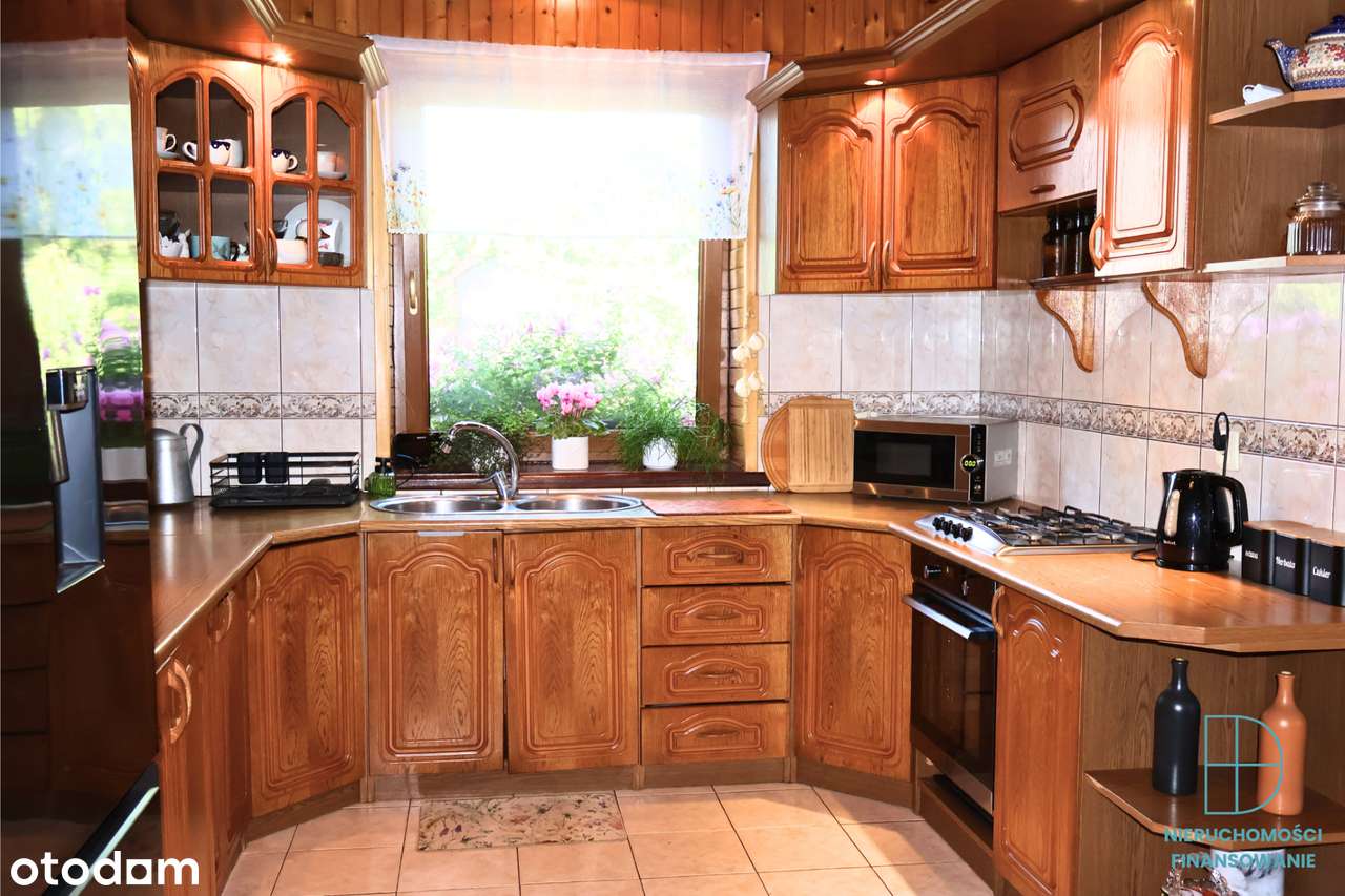 Dom z potencjałem dla dwóch rodzin-5