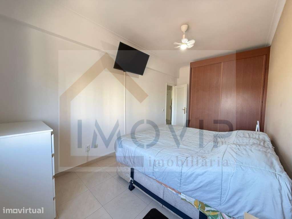 Apartamento T3 totalmente remodelado em zona nobre Setúbal-12