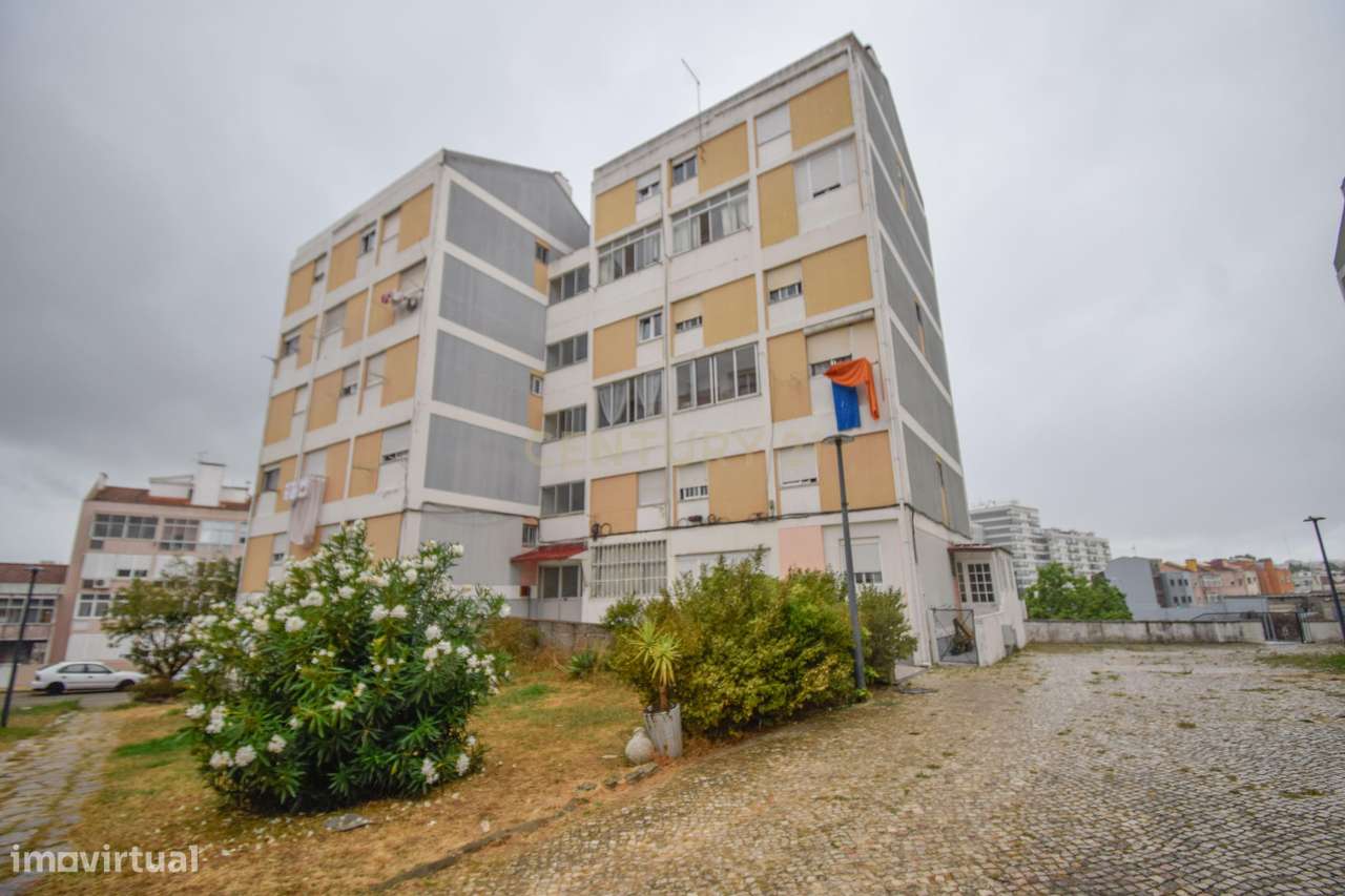 T2 duplex com sótão nas Pedralvas, Benfica-20