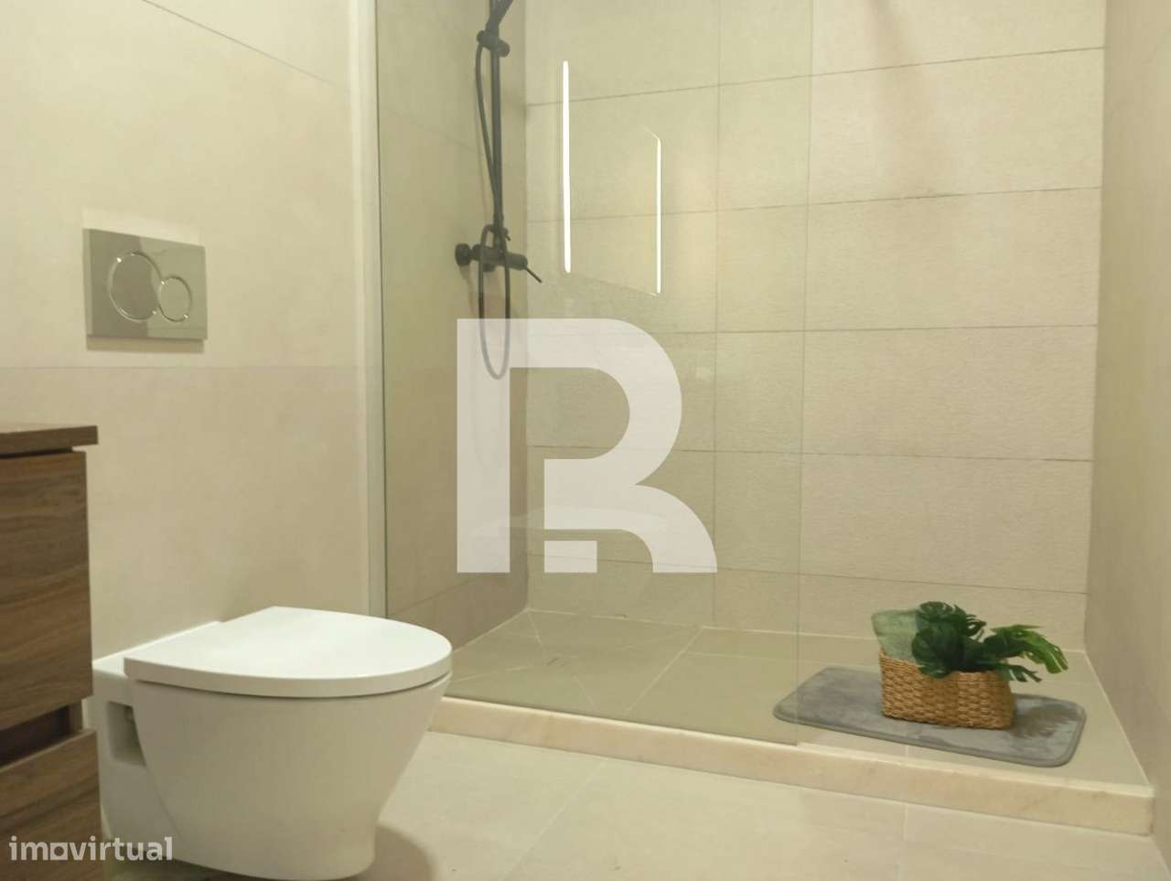 Apartamento T3 Totalmente Remodelado em Benfica-12