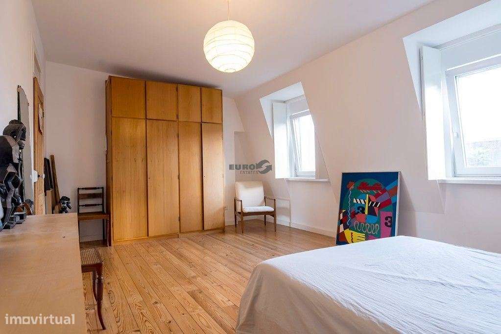 Moradia duplex na Graça com 5 Quartos e Jardim-11