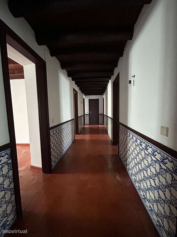 Palacete de Charme T8: Uma Joia Arquitetónica de 3-37