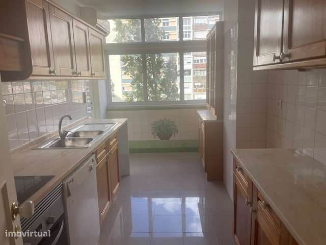 Apartamento T3 | Alvalade - Grande imagem: 2/8