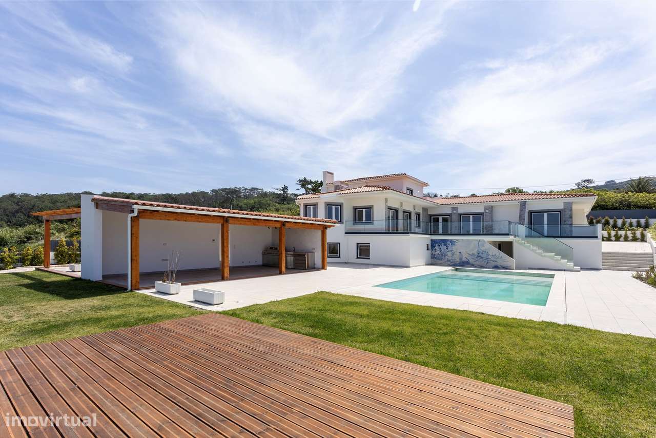 Moradia T6 com Piscina, Vista Mar e Terreno de 3.920 m² | Azoia, Sintr-13