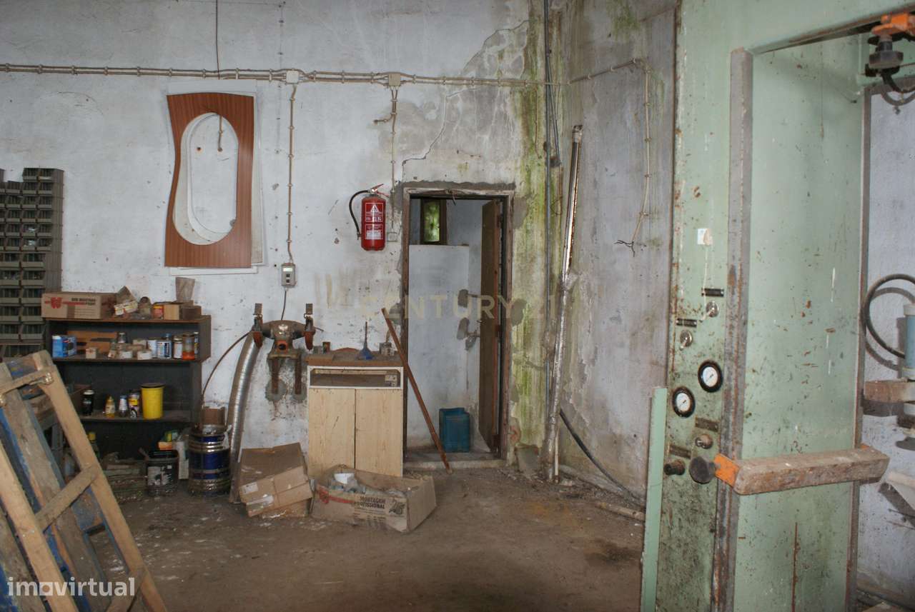Espaçoso Térreo com Garagem em Localização Privilegiada-20