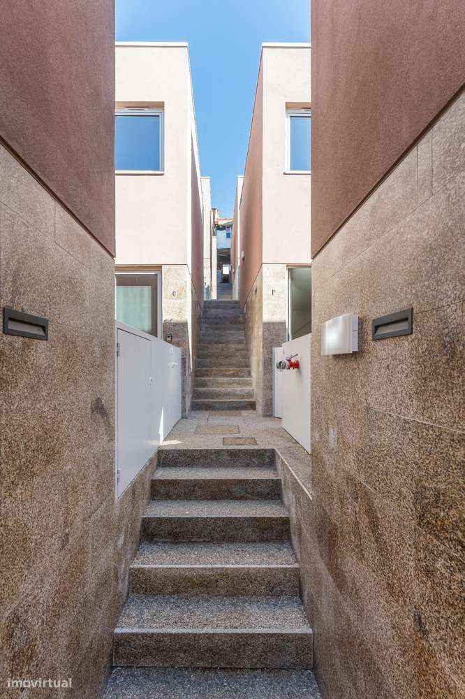 T1 Duplex com Terraço Novo na Rua do Bonjardim-17