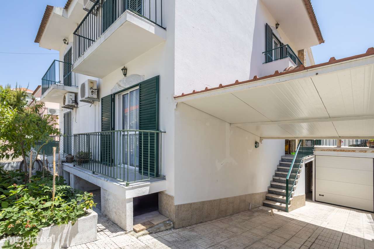 Moradia Geminada com Jardim, Cave e Garagem. - Grande imagem: 5/53