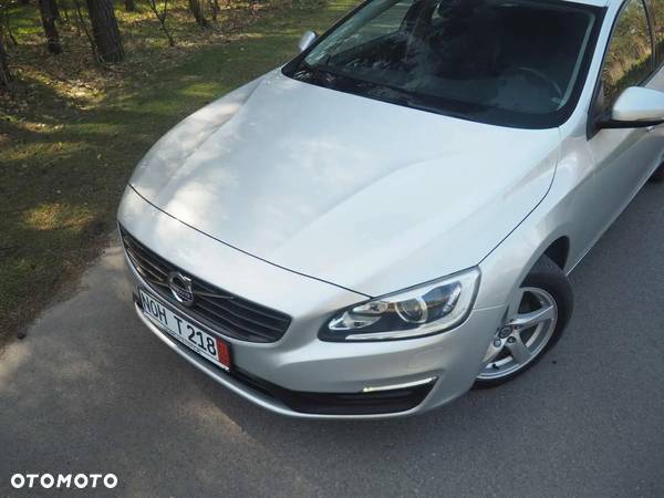 Volvo V60 D3 Geartronic Momentum - 36